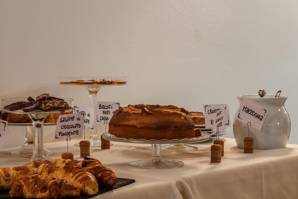 Albergo Caffe Centrale メッツォコローナ エクステリア 写真